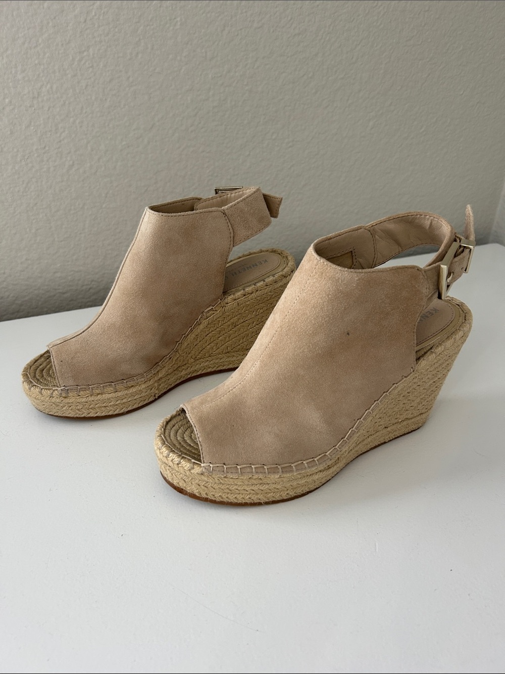Kenneth Cole Olivia Espadrille Peep Toe Wedge, size 7.5, EUC